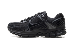Zoom Vomero 5 WMNS "Black Patent" II6236 001