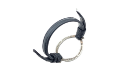 Open Oval Leather Bracelet "Black" CHRM0696