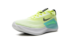 ZOOM FLY 4 MNS WMNS CT2401 700