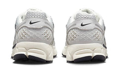 Zoom Vomero 5 Photon Dust Metallic Silver