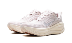 Vomero Plus WMNS "Silt Red Stardust" HV8154 605
