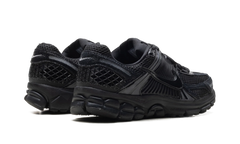 Zoom Vomero 5 WMNS "Black Patent" II6236 001