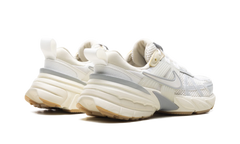 V2K Run WMNS "White Photon Dust Fir" FD0736 108