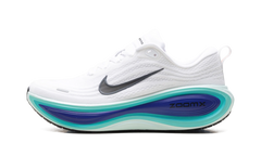 Vomero Plus "White Bright Concord Hyper Turquoise" HV8150 104