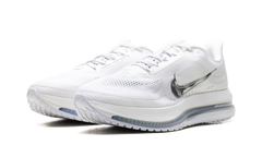 Pegasus Premium "White Metallic Silver" HQ2592 102